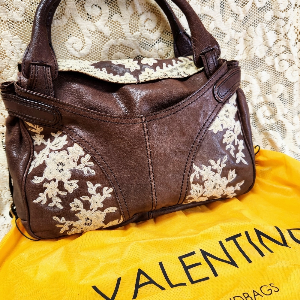 VALENTINO GARAVANI Beautiful Leather & Lace Vintage Handbag.